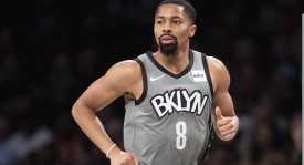 NBA三方交易大揭秘：雄鹿迎范弗利特，火箭锋线升级