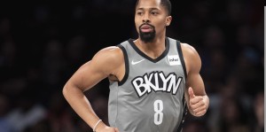 NBA三方交易大揭秘：雄鹿迎范弗利特，火箭锋线升级